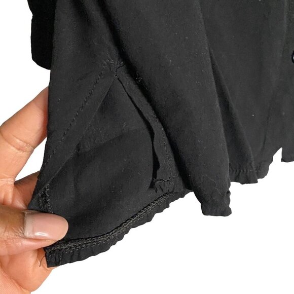 Women's Black/White Minimalist Face Sketch Print Button Down Shirt - Picture 4 of 6